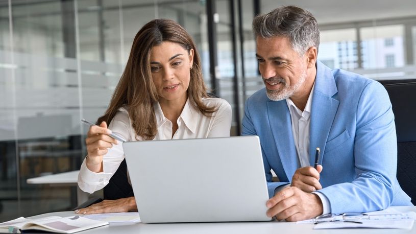 How HR and IT Can Work Together to Improve Employee Experience in the AI Era