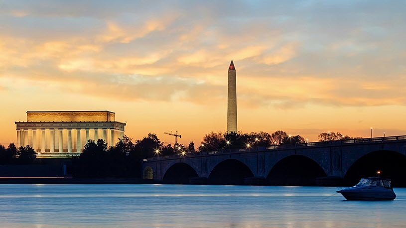 Washington Monument and Lincoln Memorial at sunset Washington Monument and Lincoln Memorial at sunset