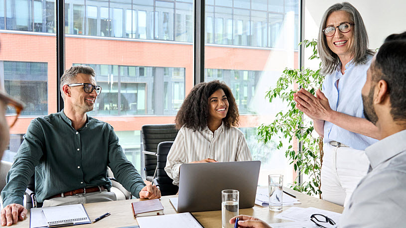 Senior leader consults with HR team about pay change Moving Pay from Current to Arrears? Key Considerations