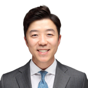 Headshot of Shawn Jung 