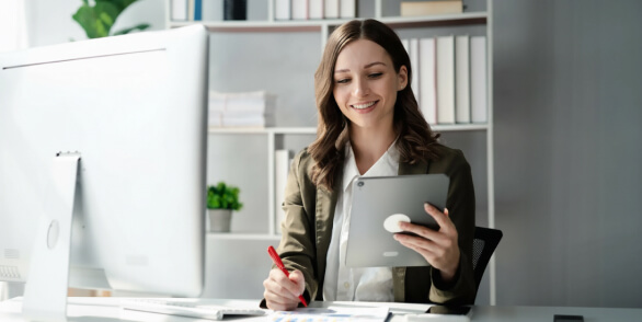 ResourceCard_PayrollReconciliation_586w_EN